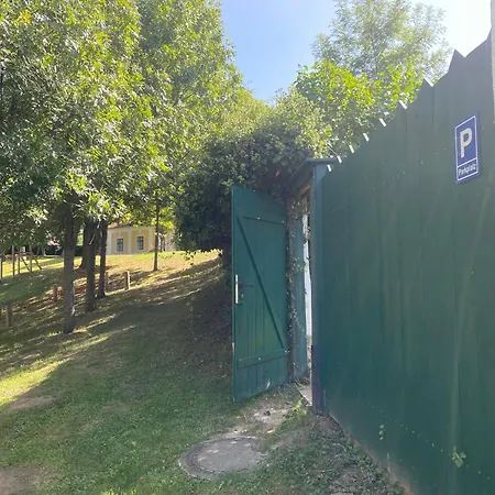 Nitsch - Gaestehaus Nitsch * Prinzendorf an Der Zaya